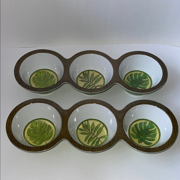 Amscan Other - NWOT Tropical Leaf Design Serving Bowls.  Set of 2.